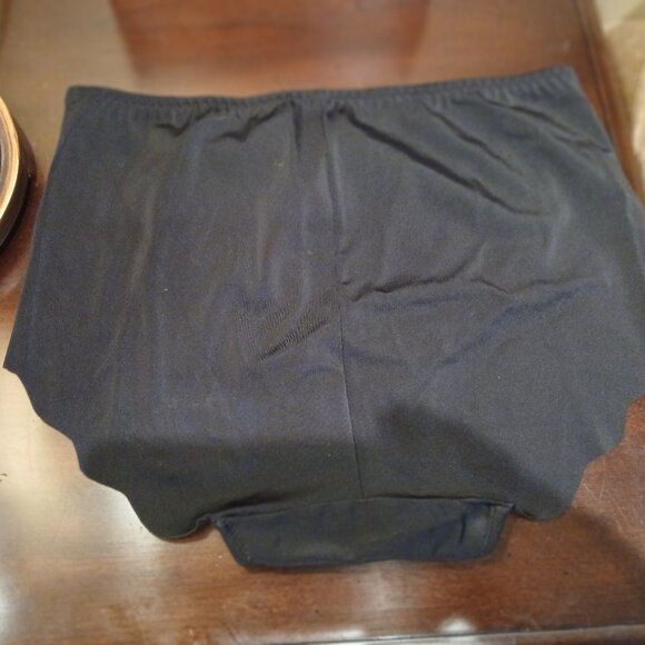 5 PAIRS OF FAMOUS ULA'S BRAND BLACK PANTIES! - Picture 3 of 10